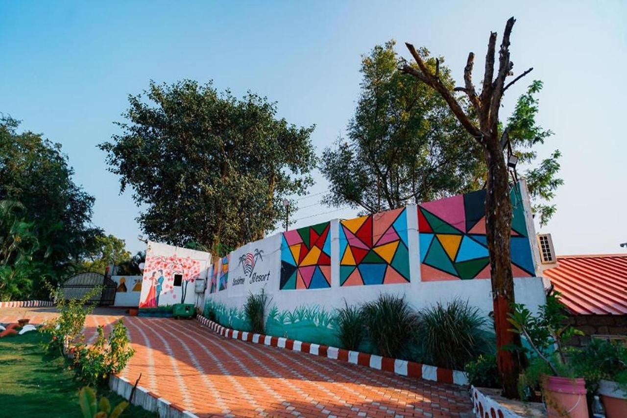 Sunshine Resort Pune Bagian luar foto
