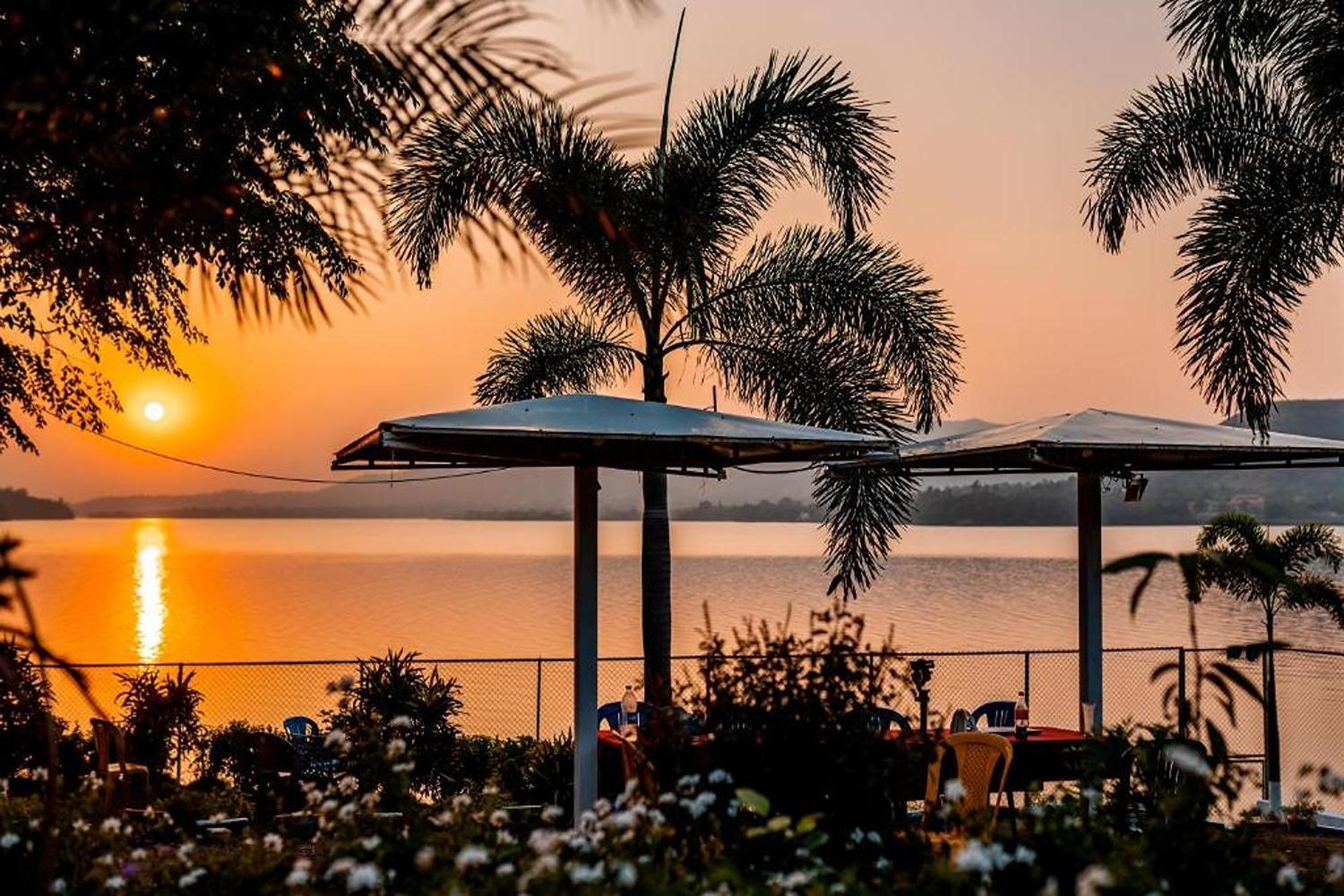 Sunshine Resort Pune Bagian luar foto