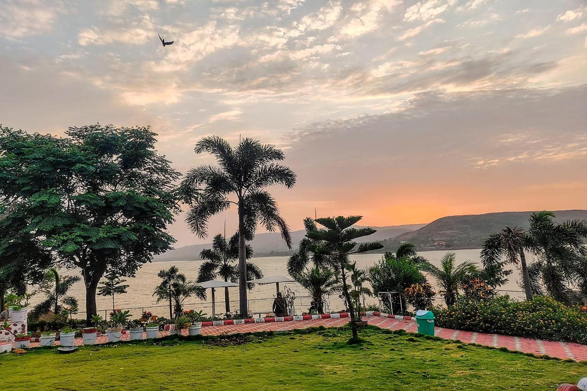 Sunshine Resort Pune Bagian luar foto
